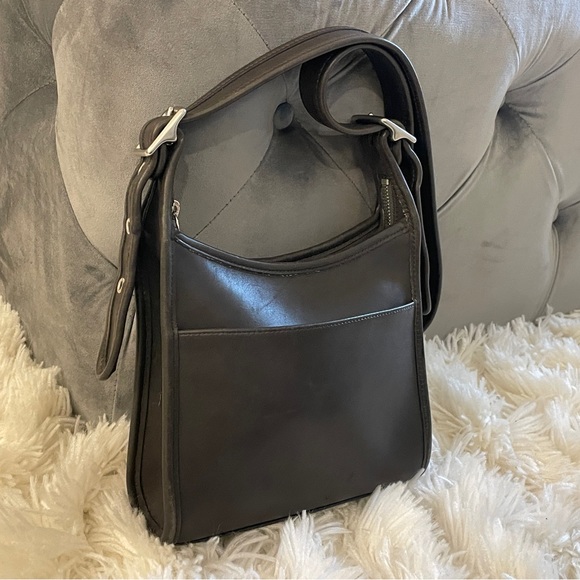 Coach Handbags - Coach Crossbody